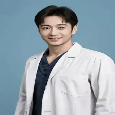 屈露云
